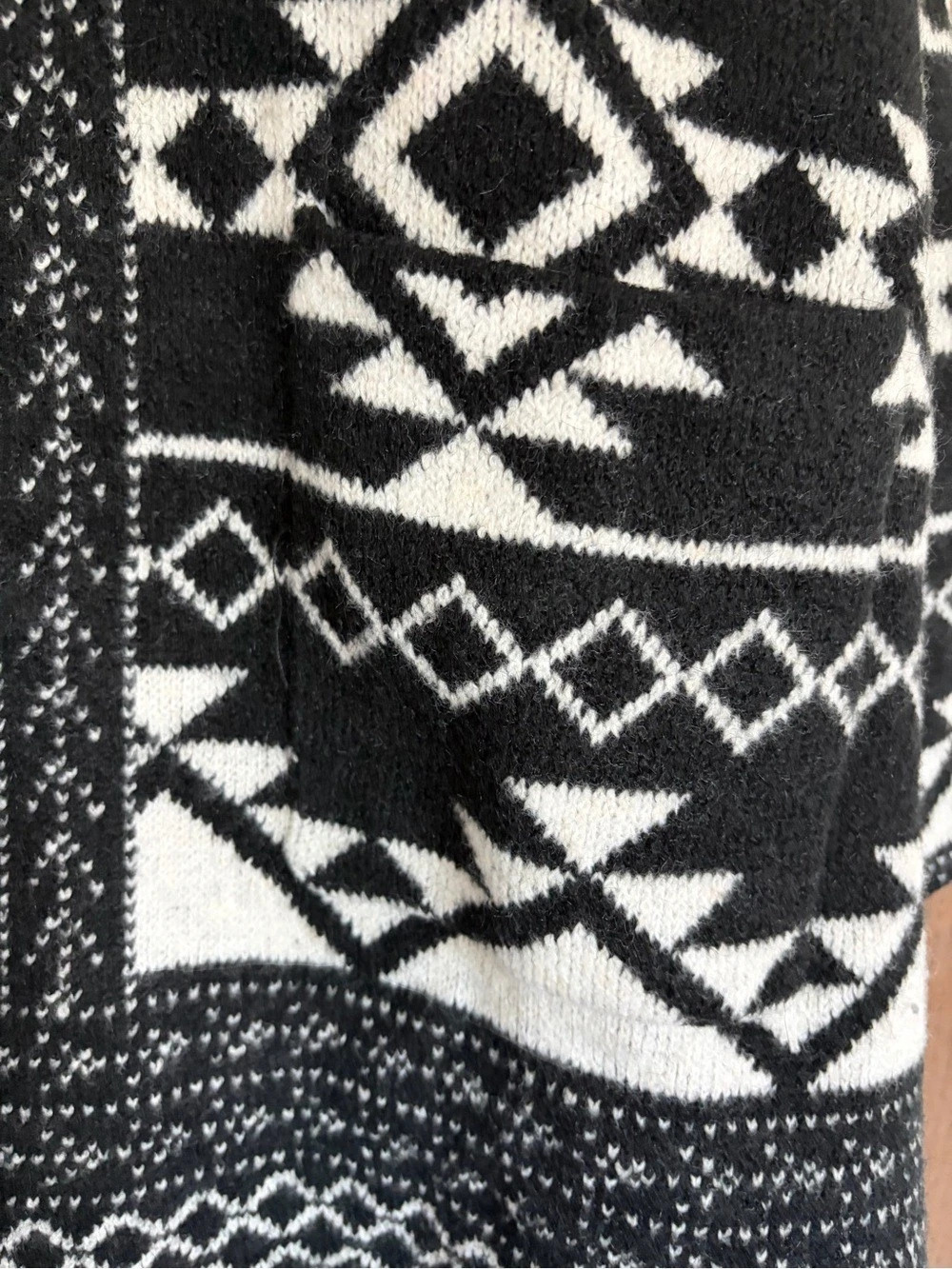Frye Geometric Aztec Print Open Front Cardigan Black & White XXL - Picture 4 of 5